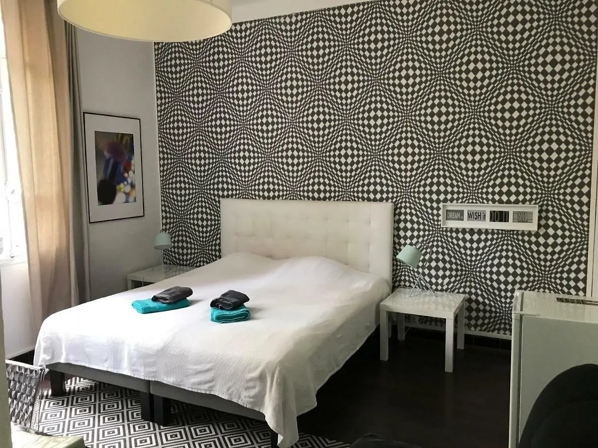 Hotel Saint-Charles Juan-les-Pins 2*,